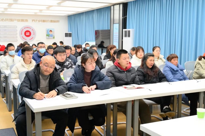 深入社區，傾聽民聲 成都市人大代表龔曉鷗開展“幸福美好生活十大工程”宣講 第2張